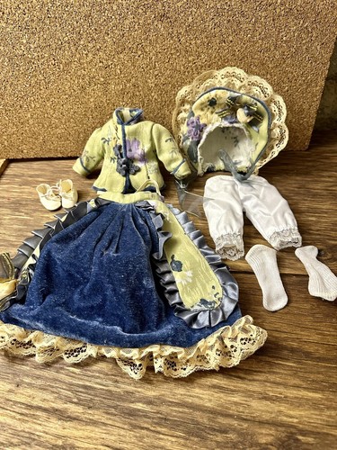 Vetements pour poupee ancienne - pour,