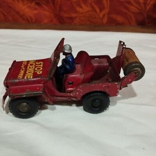 jouet ancien : voiture de pompier en tôle jeep Joyax 