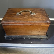 Phono à cylindre à compléter à restauré (modèle déposé dans son coffre en bois