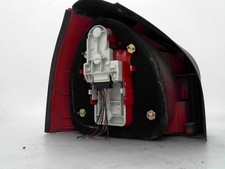 Feu arriere principal droit