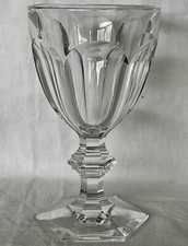 VERRE A VIN EN CRISTAL  DE  BACCARAT  MODELE HARCOURT 1841 SIGNE 12,5 CM