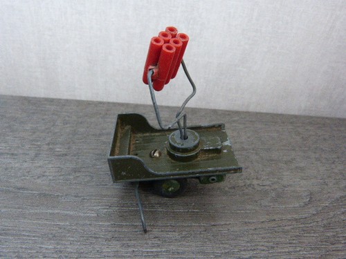 Ancienne remorque militaire - ancienne,
