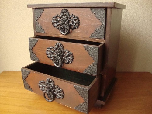 Ancienne petite commode