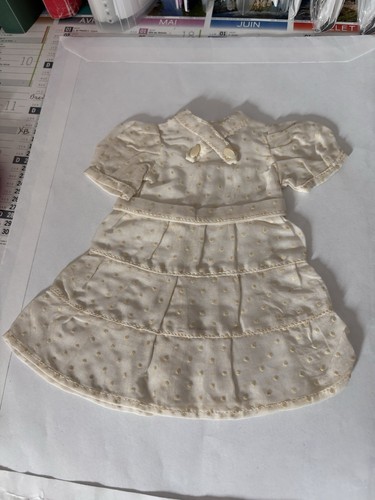 Vêtements pour poupée
