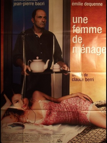 Une femme menage - de,