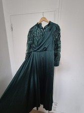 Robe vert sapin satinée avec traîne - Taille48 :Inspirée par la Turquie