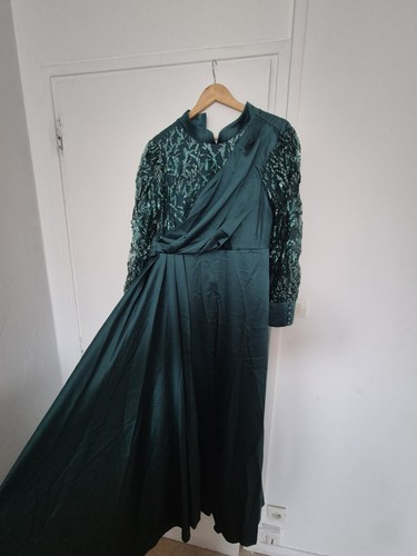 Robe vert sapin satinée avec