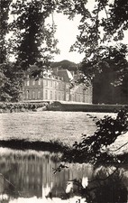 50 SAINT PIERRE EGLISE LE