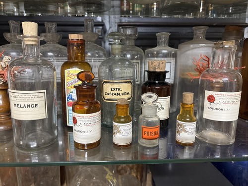 Flacons pharmacie anciens lot - pharmacie,