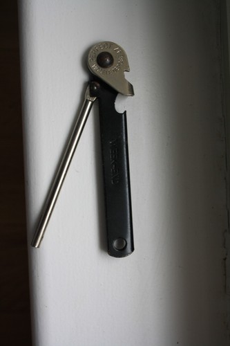 Ancien ouvre boite - , perfect