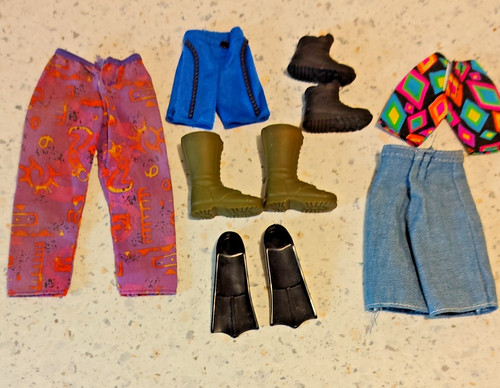 Hasbro barbie lot vêtements - barbie,