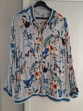 Veste légère taille 56 bleu floral
