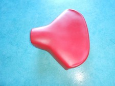 Dessus de selle rouge Peugeot 102 103 ancien neuf ancien stock