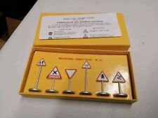 Ixo coffret DINKY TOYS atlas : 6 panneaux de signalisation route #41-- 537