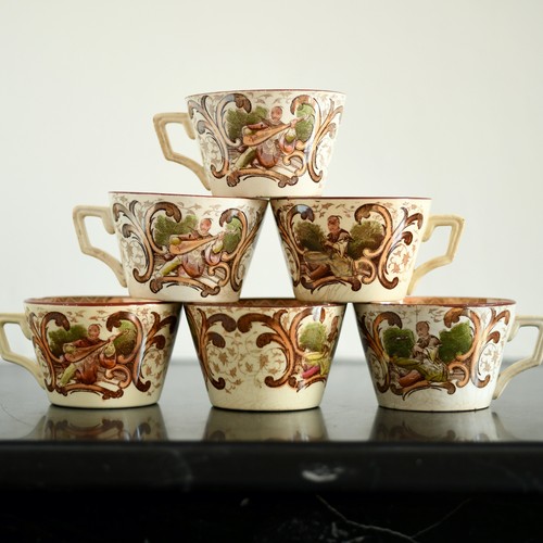 Anciennes tasses café - à,