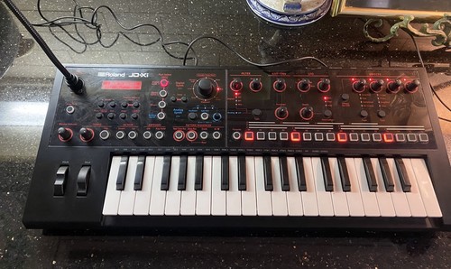 Roland keyboard - jd-xi,