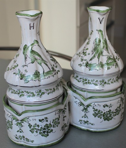 Moustiers huilier vinaigrier - ,