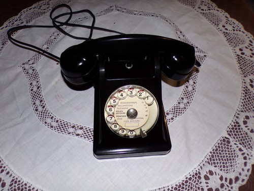 Ancien téléphone bakélite - ancien,