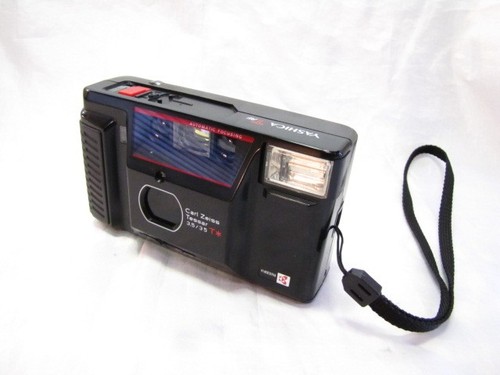 Yashica 35mm camera - af,