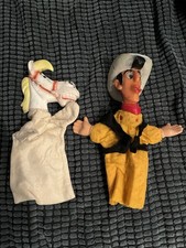 Lot de deux Marionnettes À