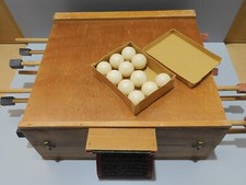 -ANCIEN JEU BABY FOOT de TABLE PLIABLE en BOIS & 11 Balles COLLECTION VINTAGE  D