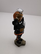 NEM FIGURINE RESINE POMPIER