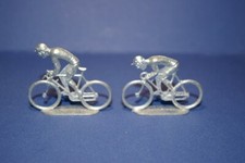 Cycliste miniature Roger en métal plat Echelle 1/35 - Cycling figure