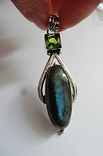 Neuf - Pendentif argent 925 style Art Nouveau serti labradorite et péridot vert