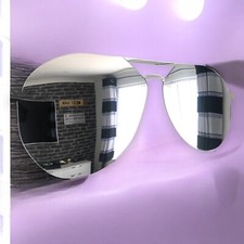 Paire De Lunettes Soleil en