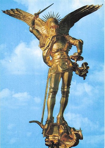 Mont saint michel statue - 50-le,