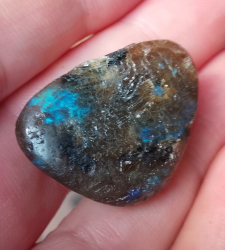 7.2gr 28x19x10mm labradorite
