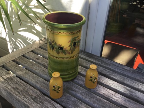 Lot saliere plus poivriere - saliere,