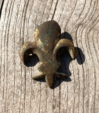 Une Petite Fleur de Lys en