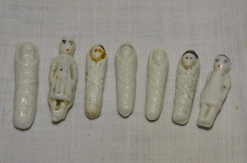 Lot feves forme poupons - 7,