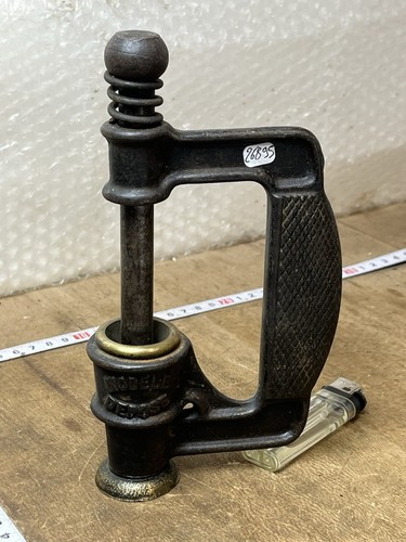 Bouchonneuse camion frères - bouchonneuse,