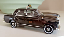 Taxi Mercedes 180D - Vienne -