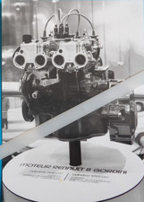 Photo RENAULT moteur RENAULT 8