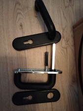 Paire de poignée pour porte coupe-feu