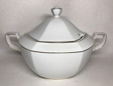 Rare Soupière En Porcelaine