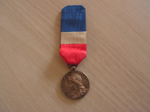 Belle medaill republique - belle,