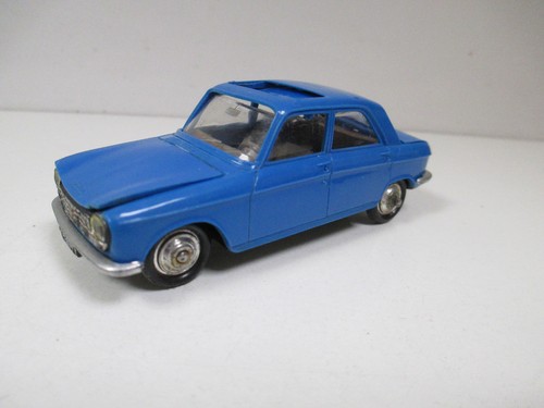 Peugeot 204 berline bleu - berline,