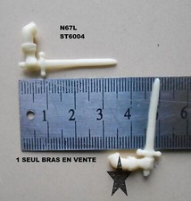 STARLUX COPIES RESINE MOYEN AGE BRAS VEC GANT ET EPEE GARDE A BOULES 6004