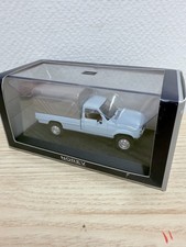 1/43 superbe  Peugeot 504 pick