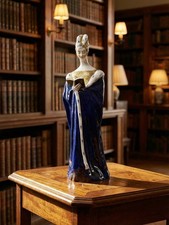 Sujet en porcelaine ancien "Liseuse" art déco signée J.Vesques