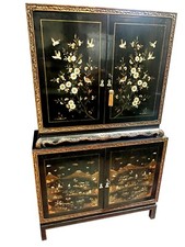 MEUBLE DE BAR. LAQUÉ AVEC