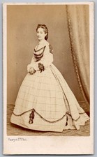 CDV 1865 Jeune fille en robe