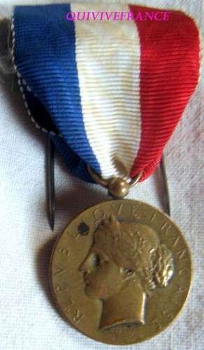 Dec8400 medaille actes de - actes,