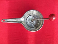 ANCIEN PASSE VITE OU PRESSE PURÉE DE MARQUE MOULI-BABY