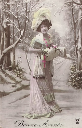 Bonne annee femme elegante - cp,