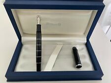 Stylo Plume à piston Pelikan Souverän en résine noire ornée d'anneaux décoratifs